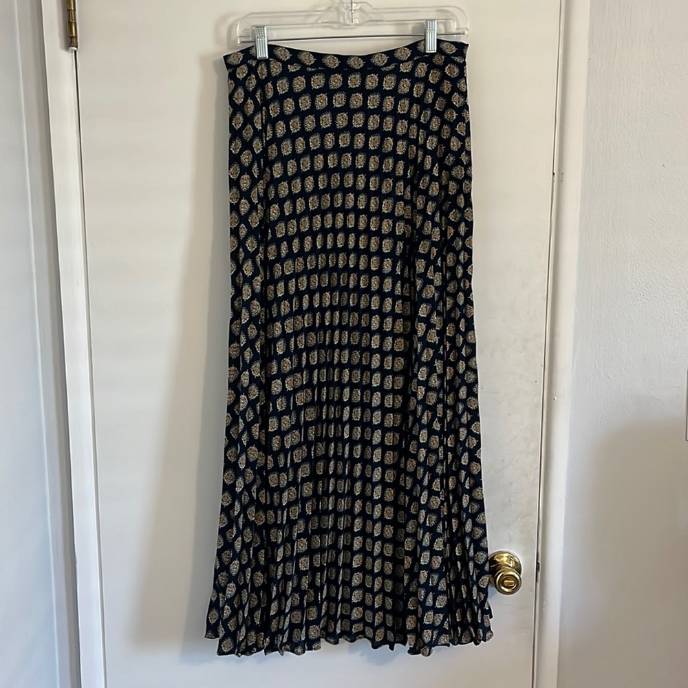 Banana Republic pleated maxi skirt